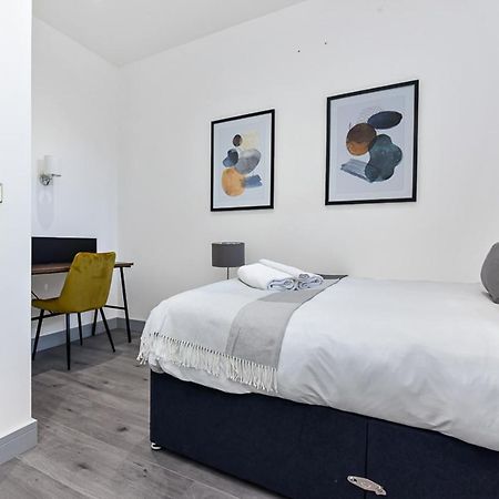 Lovely 2 Bedroom Apartment In Greater ロンドン エクステリア 写真