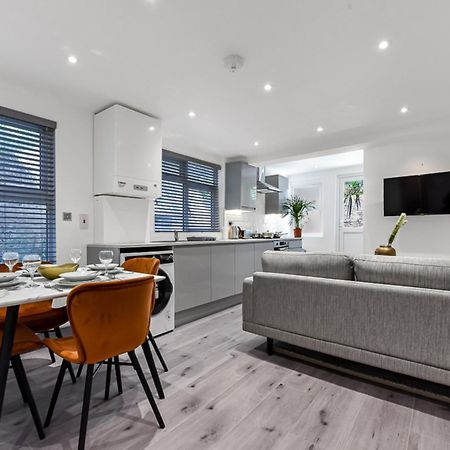 Lovely 2 Bedroom Apartment In Greater ロンドン エクステリア 写真
