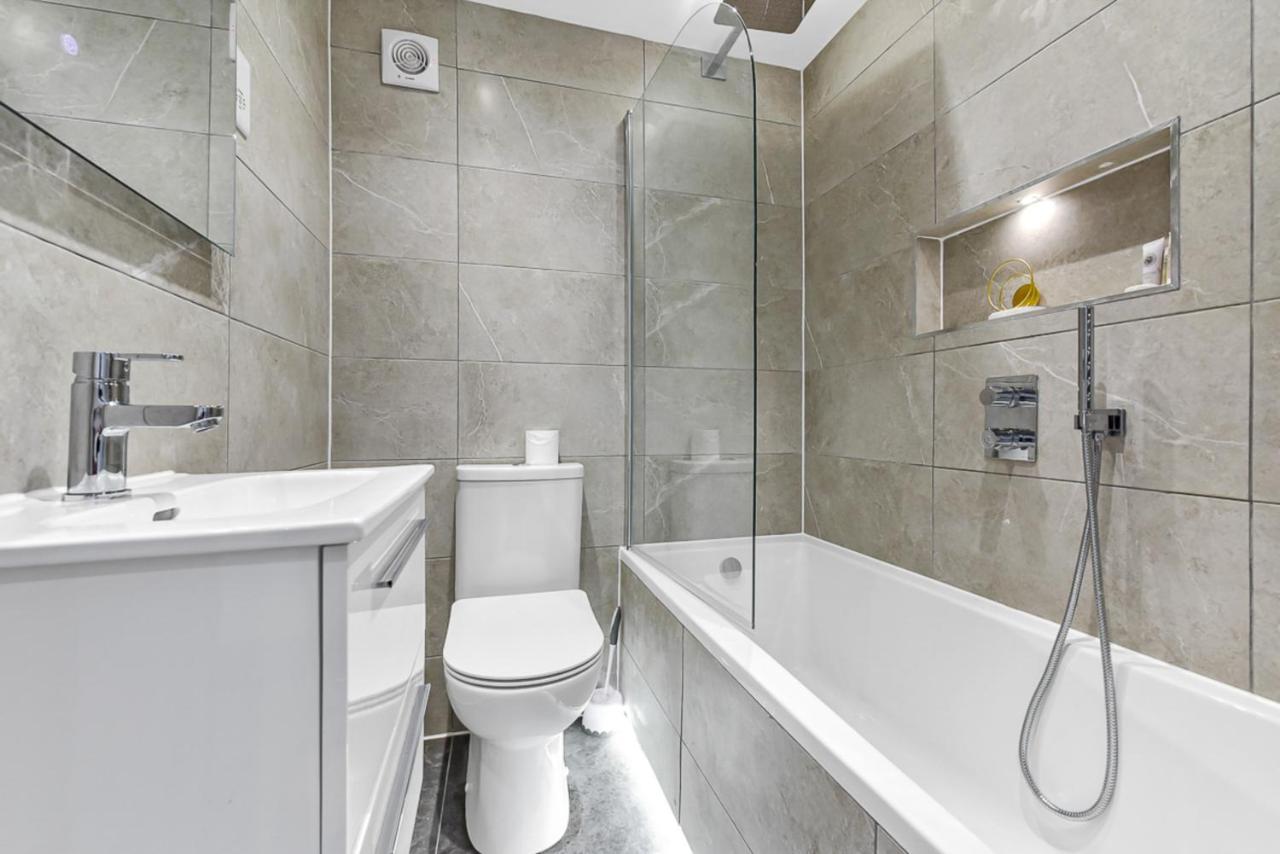 Lovely 2 Bedroom Apartment In Greater ロンドン エクステリア 写真