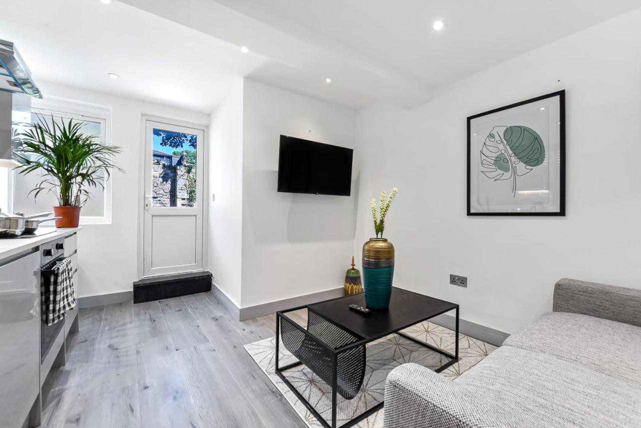 Lovely 2 Bedroom Apartment In Greater ロンドン エクステリア 写真